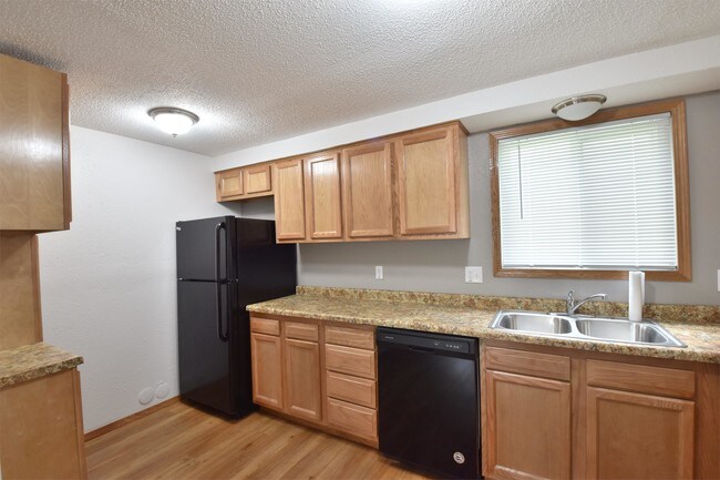 Building Photo - 890 33rd Ave