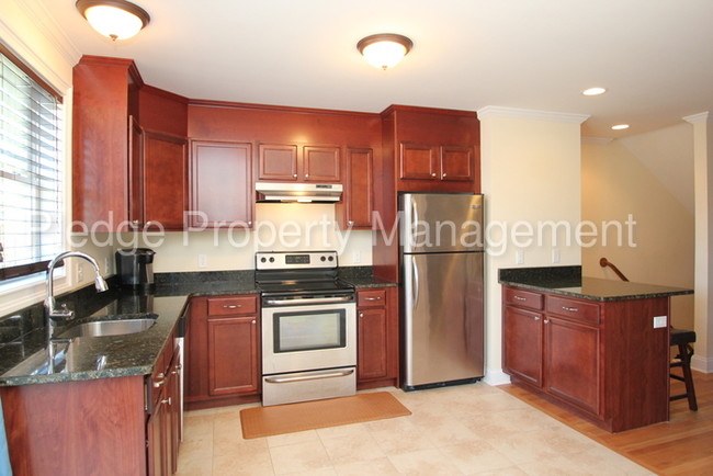 Foto del edificio - 35 Old Fitch Hill Rd