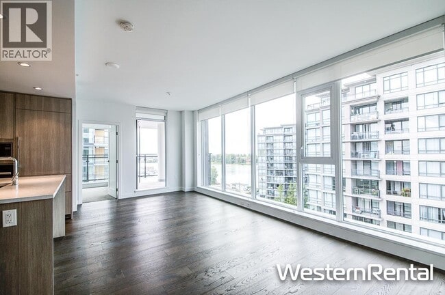 Photo du bâtiment - 3200-3200 Corvette Way