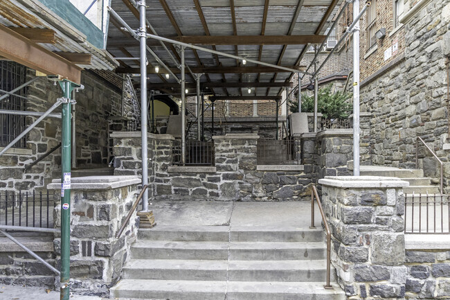 Entrance - 1187 Anderson Ave