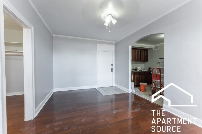 Foto del edificio - 6930 N Greenview Ave