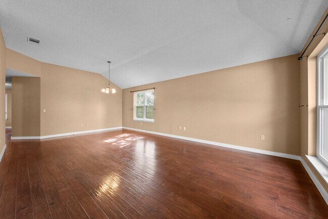 Building Photo - 6700 Carisbrooke Ln