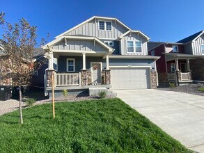 Building Photo - 1067 Highlands Dr