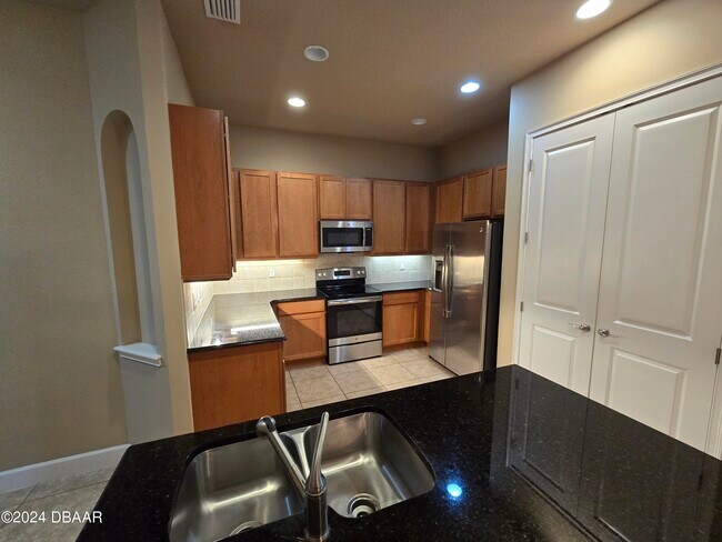 Foto del edificio - 783 Aldenham Ln