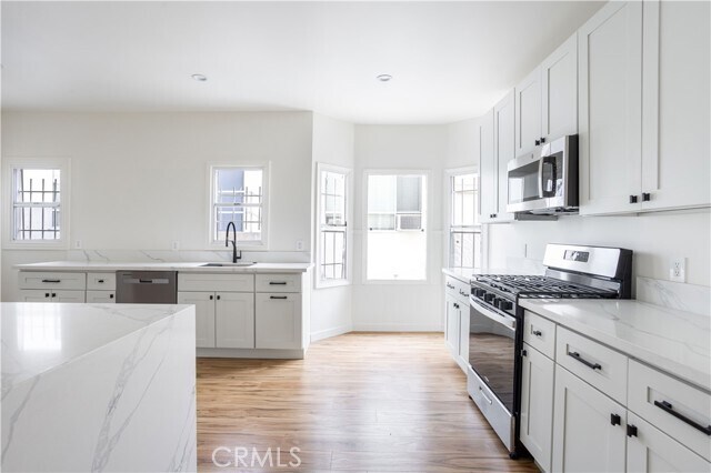 Foto del edificio - 740 S Stanley Ave