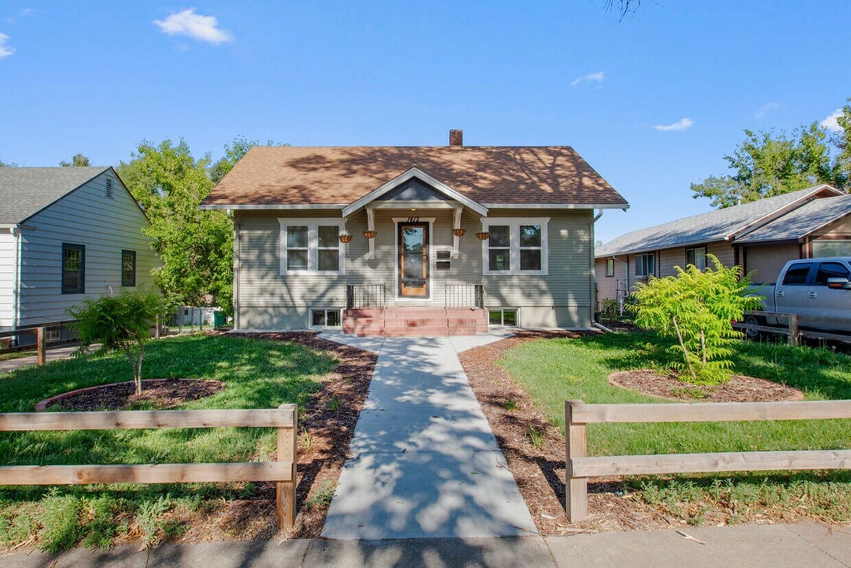 Primary Photo - 2 Bedroom 1 Bath Duplex