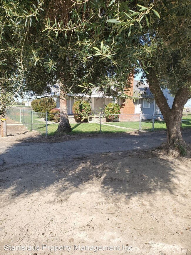 Building Photo - 3 br, 2 bath House - 2473 Bangs Avenue