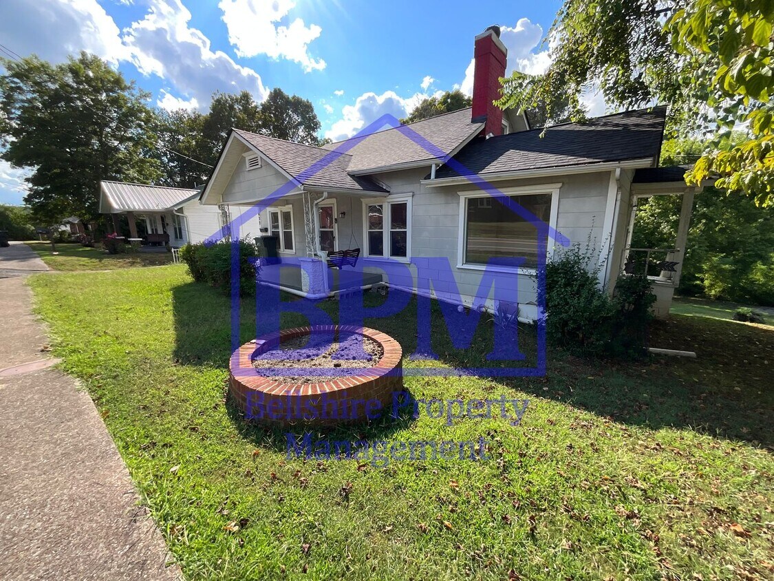 Primary Photo - Charming 2-Bedroom Home in the Heart of Di...
