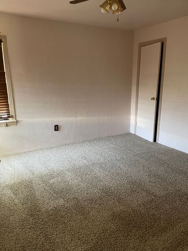 Foto del edificio - Two bedroom home