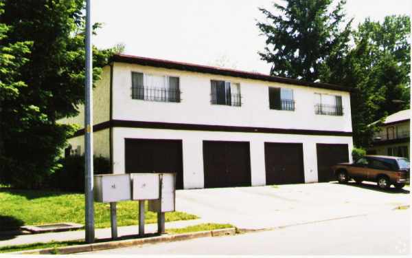 Primary Photo - 2220 O St NE
