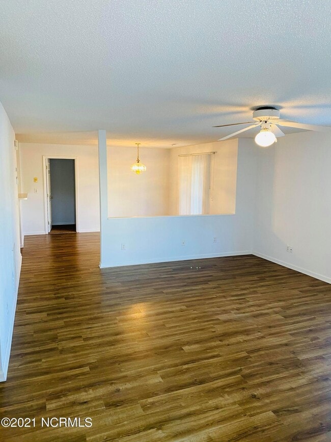 Building Photo - 523 Spring Forest Rd