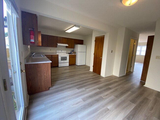 Foto del edificio - Northside Bloomington 3BR/2.5BA Townhome