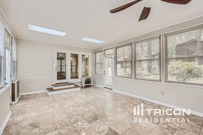 Building Photo - 20100 Balsam Ct