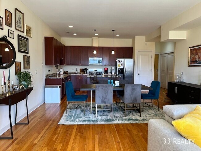 Foto del edificio - 2417 W Erie St