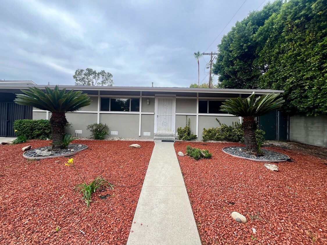 Primary Photo - 5811 Agnes Ave