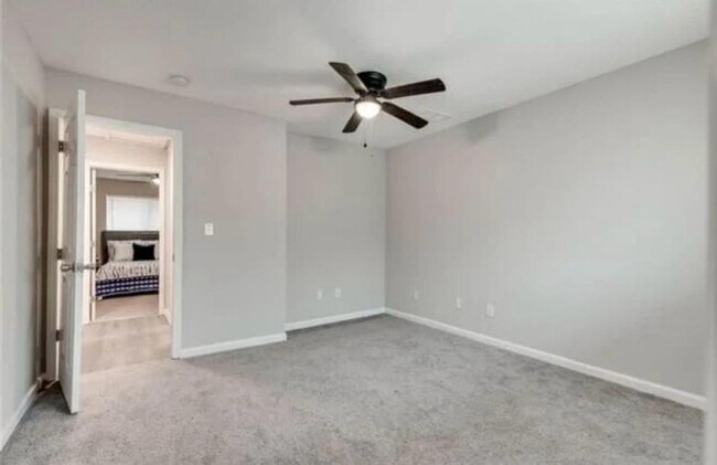 Foto del edificio - Charming 2BR Townhome in Atlanta