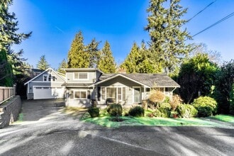 Building Photo - 10020 SE 7th St