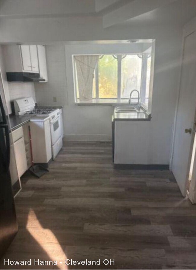 Building Photo - 2 br, 1 bath House - 465 Morningview Avenue