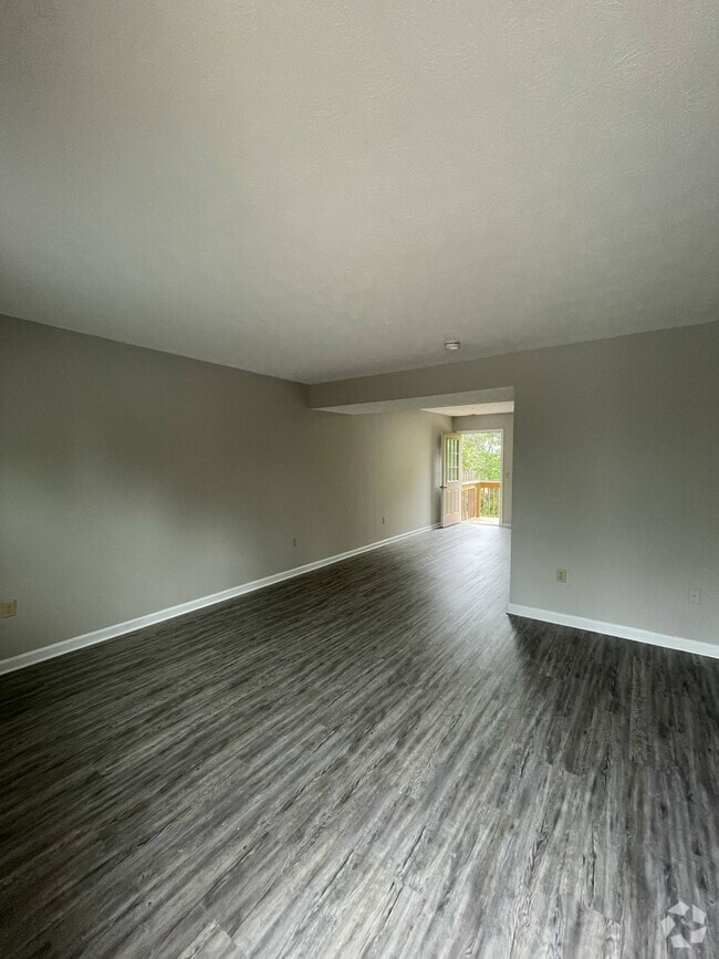 Building Photo - 225 Churchill Dr