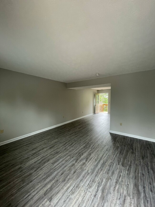 Building Photo - 223 Churchill Dr