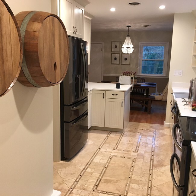 Vista dentro de la cocina - 9312 Edgewood Dr
