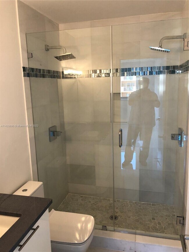 Foto del edificio - 3755 NE 167th St