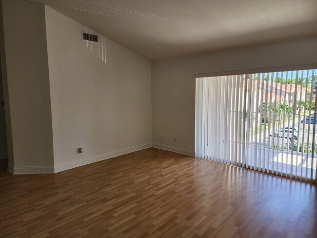 Building Photo - 10420 SW 158th Ct