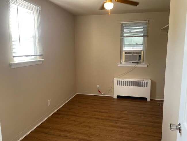 Foto del edificio - Aston 2 bed 1 bath apartment