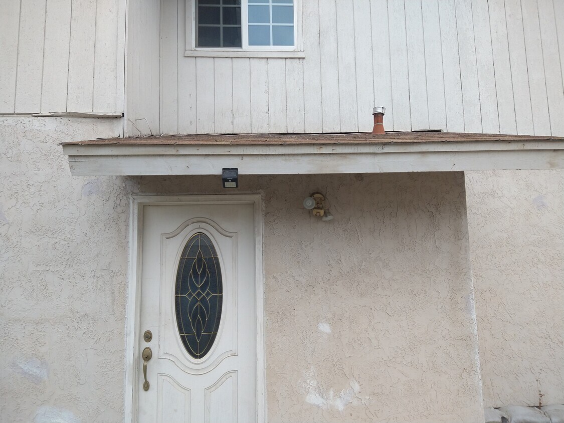 2388 Bancroft Dr, Spring Valley, CA 91977 Townhome Rentals in Spring