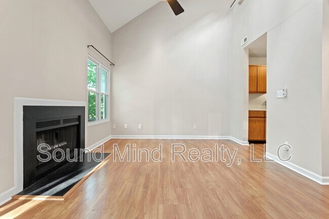 Foto del edificio - 6001 Winterpointe Ln