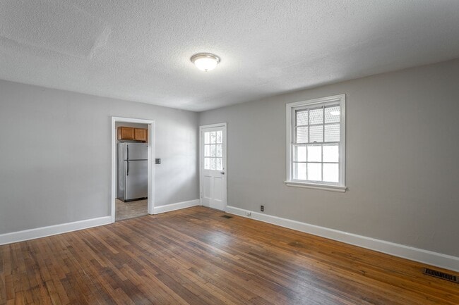 Building Photo - 538 Wando Dr