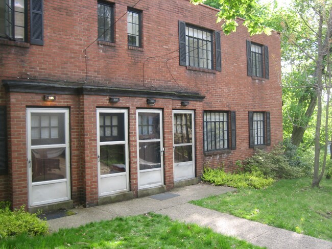 Building Photo - 609 Tingley Ave
