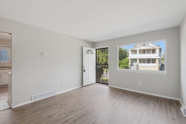 Foto del edificio - 3713 E 144th St