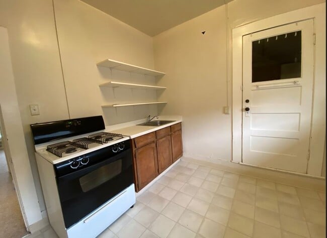 Building Photo - 514 Washington St