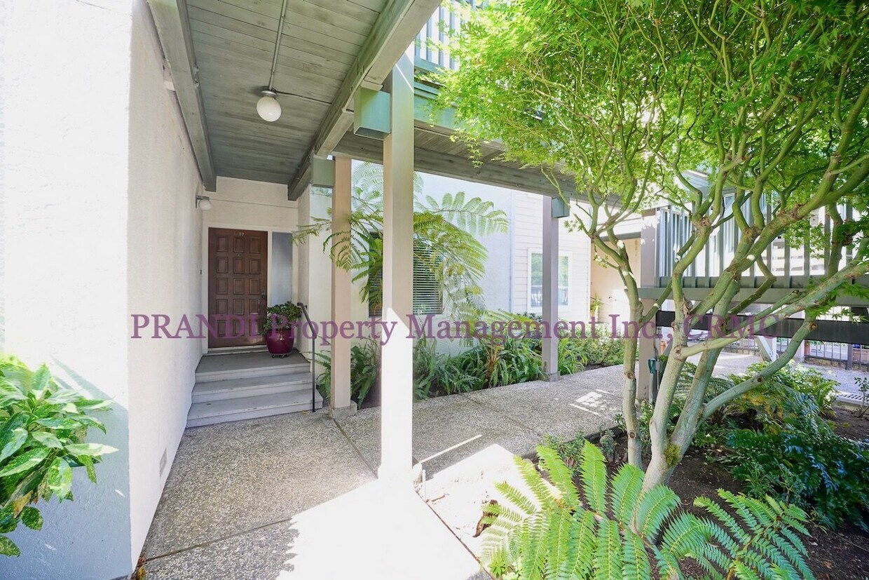 1137 S Eliseo Dr, Kentfield, CA 94904 Room for Rent in Kentfield, CA