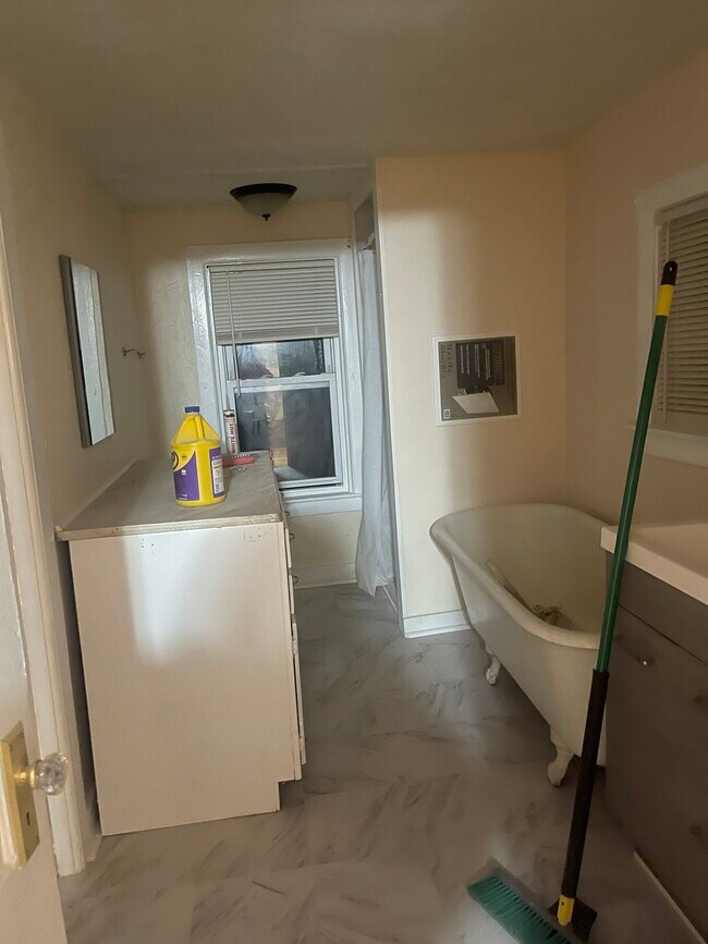 280 Bradford Rd Unit 2, Bradford, RI 02808 Apartments in Bradford, RI