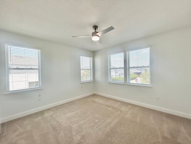 Foto del edificio - Charming 3/2.5 Courtyard Home with Loft & ...