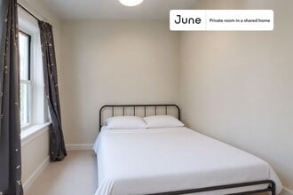 Building Photo - Room in Shared 3 bed/1 bath home in Ridgewood
