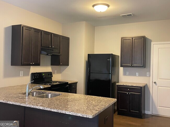 Building Photo - 1313 Bass Ln