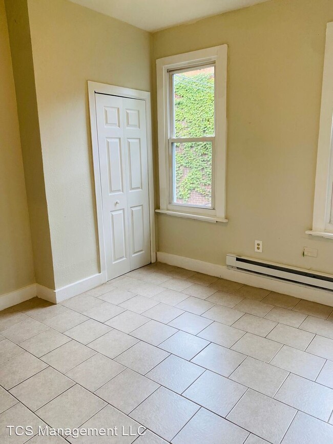 Building Photo - Studio, 1 bath House - 3751 N 15th St #2