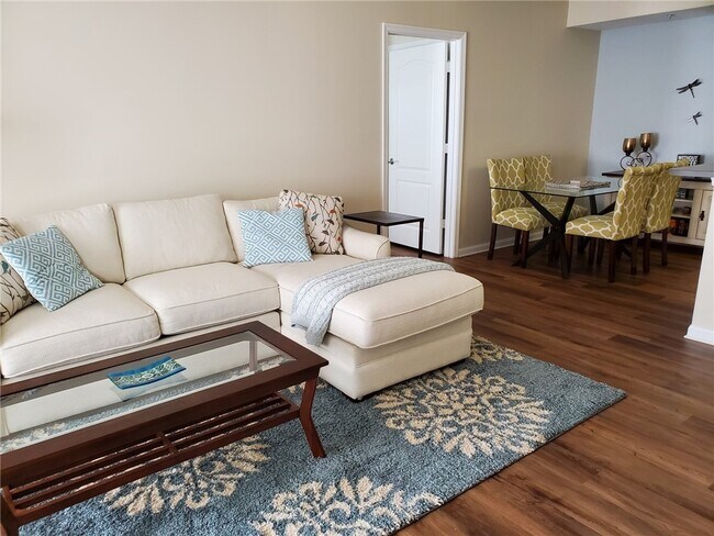 Building Photo - 5090 Fairways Cir