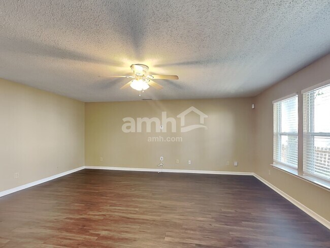 Foto del edificio - 10046 Sapphire Berry Ln