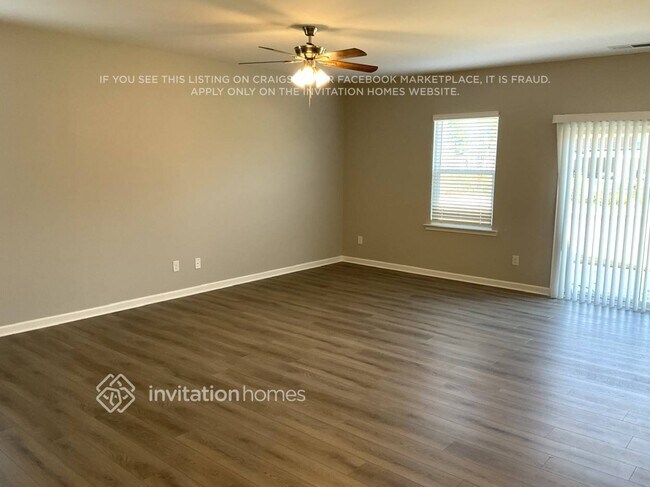 Building Photo - 528 Almere Dr