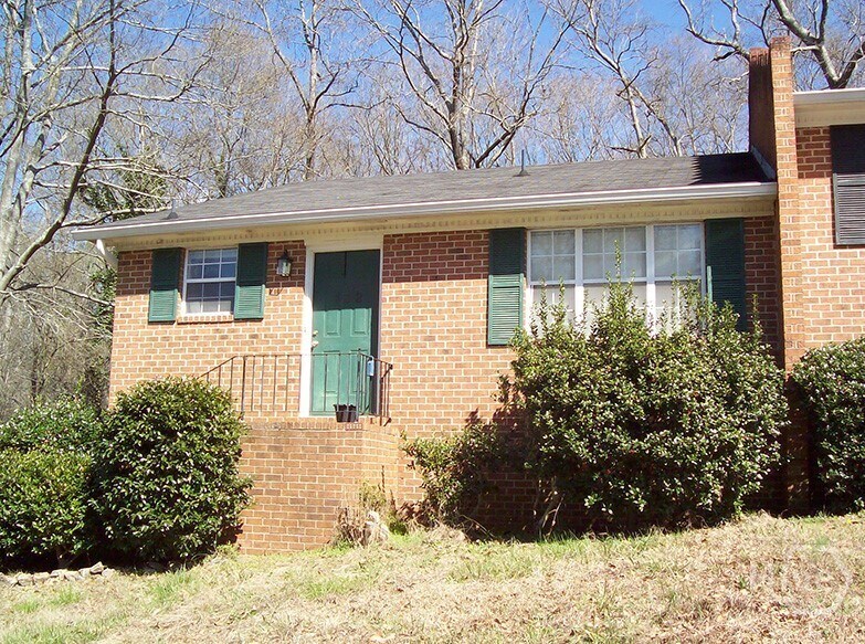 Primary Photo - 132 Oxford Ct