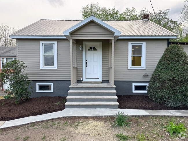 Building Photo - 93 N Greenview Rd