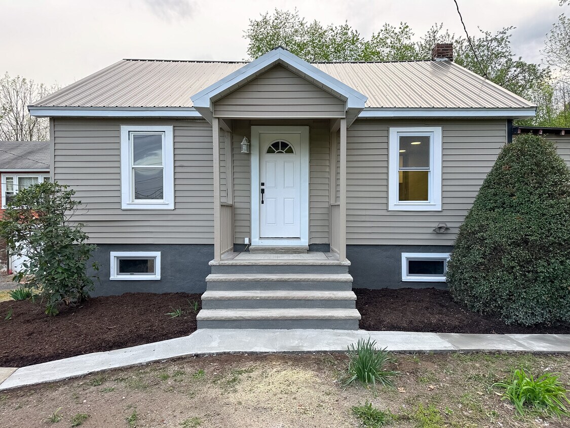 Foto principal - 93 N Greenview Rd