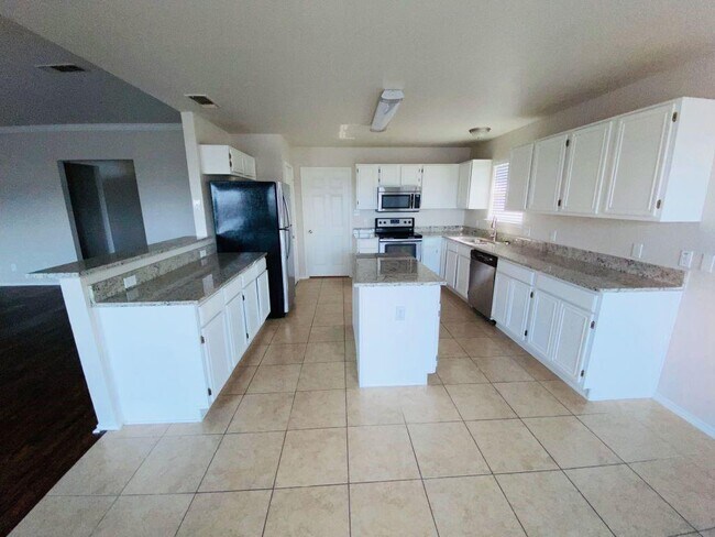 Building Photo - 2918 Hilton Head Dr