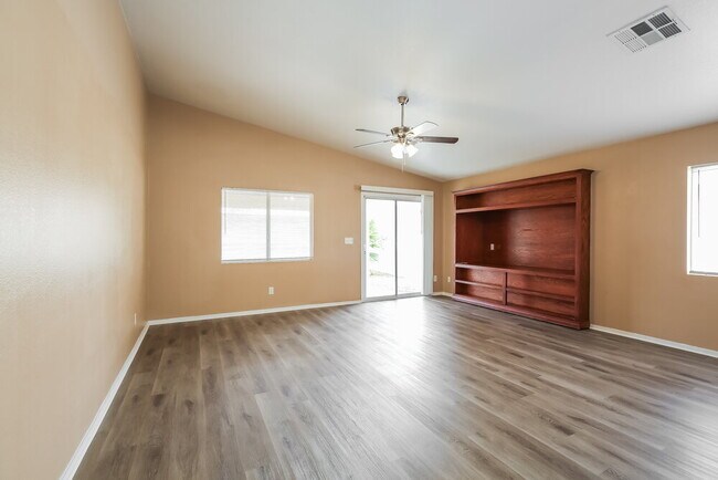 Foto del edificio - 1002 Emerald Stone Ave