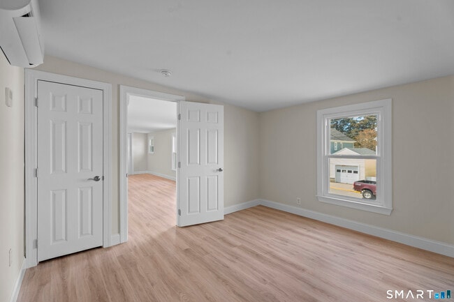 Building Photo - 17 Hancox St