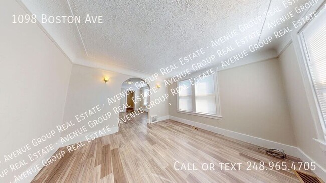 Foto del edificio - 1098 Boston Ave